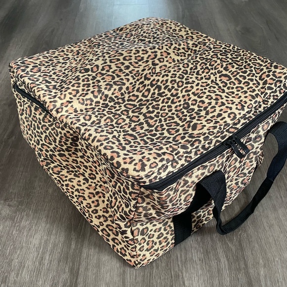 Leopard print Soft sided cooler - Picture 6 of 6